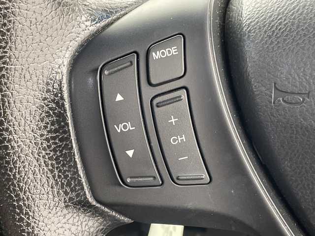 ホンダ フリード G ジャストセレクション 群馬県 2013(平25)年 5.6万km ホワイトオーキッドパール 社外７型ナビ　フルセグＴＶ　バックカメラ　両側電動スライドドア　横滑り防止機能　ステアリングスイッチ　オートエアコン　ＨＩＤオートライト　純正フロアマット　前後ドライブレコーダー　ビルトインＥＴＣ