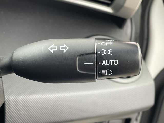 ホンダ フリード G ジャストセレクション 群馬県 2013(平25)年 5.6万km ホワイトオーキッドパール 社外７型ナビ　フルセグＴＶ　バックカメラ　両側電動スライドドア　横滑り防止機能　ステアリングスイッチ　オートエアコン　ＨＩＤオートライト　純正フロアマット　前後ドライブレコーダー　ビルトインＥＴＣ