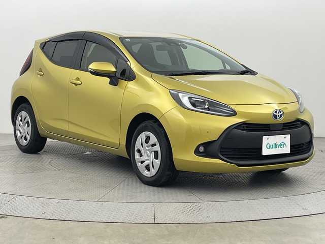 トヨタ アクア X 新潟県 2021(令3)年 2.9万km ブラスゴールドメタリック 4WD/純正ディスプレイオーディオ/　　BT/FM/AM/MiraCast/バックカメラ/レーダークルーズコントロール/LEDオートライト/オートハイビーム/ステアリングスイッチ/スマートキー/ビルトインETC2.0