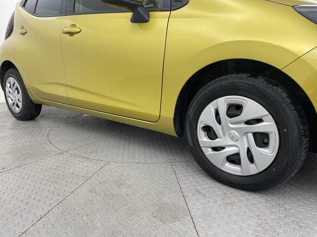 トヨタ アクア X 新潟県 2021(令3)年 2.9万km ブラスゴールドメタリック 4WD/純正ディスプレイオーディオ/　　BT/FM/AM/MiraCast/バックカメラ/レーダークルーズコントロール/LEDオートライト/オートハイビーム/ステアリングスイッチ/スマートキー/ビルトインETC2.0