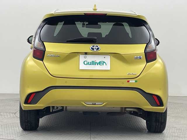 トヨタ アクア X 新潟県 2021(令3)年 2.9万km ブラスゴールドメタリック 4WD/純正ディスプレイオーディオ/　　BT/FM/AM/MiraCast/バックカメラ/レーダークルーズコントロール/LEDオートライト/オートハイビーム/ステアリングスイッチ/スマートキー/ビルトインETC2.0