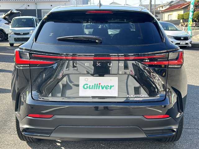 レクサス ＮＸ 450h+ バージョンL 愛知県 2021(令3)年 3万km グラファイトブラックガラスフレーク /禁煙車/ワンオーナー//ムーンルーフ（チルト&スライド）//14インチディスプレイオーディオ（コネクティッドナビ）//バックカメラ・パノラミックビューモニター//フルセグTV・Bluetooth・USB//置くだけ充電//前方純正ドライブレコーダー//デジタルインナーミラー//カラーヘッドアップディスプレイ//レクサスセーフティシステムプラス//プリクラッシュセーフティ//レーントレーシングアシスト//レーンチェンジアシスト//レーンディパーチャーアラート//アダプティブハイビームシステム//レーダークルーズコントロール（全車速追従機能付き）//プロドライビングアシスト//パーキングサポートブレーキ//ITSコネクト//ヘーゼル内装本革シート//前席パワーシート・シートベンチレーション//全席シートヒーター//ステアリングヒーター//パワーバックドア//電動パーキング・ブレーキホールド//トレイルモード//パドルシフト//3眼フルLEDオートライト//電動格納ミラーウィンカー//純正２０インチアルミ//純正フロアマット//取扱説明書/新車保証書//スペアキー×１カードキー×１//充電ケーブル積載