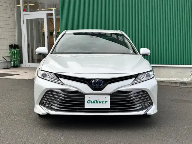 トヨタ カムリ G 宮城県 2020(令2)年 4.4万km プラチナホワイトパールマイカ カラーヘッドアップディスプレイ/＝＝＝/セーフティセンス/・プリクラッシュセーフティ/・レーンディパーチャーアラート/・オートマチックハイビーム/・レーダークルーズコントロール/ブラインドスポットモニター/リアクロストラフィックオートブレーキ/インテリジェントクリアランスソナー/8インチディスプレイオーディオ/・Bluetooth/・CD/DVD/バックカメラ/ビルトインETC2.0/ドライブレコーダー/運転席パワーシート/革巻きステアリング/ステアリングスイッチ/電動パーキングブレーキ/ブレーキホールド/LEDヘッドランプ/フォグランプ/オートライト/スマートキー＆プッシュスタート/スペアキー1本/電動格納ミラー/純正17インチAW/純正フロアマット/純正ドアバイザー/W/サイド/カーテンエアバッグ