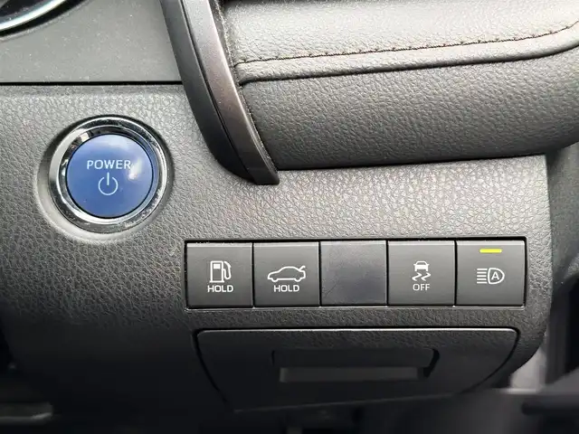 トヨタ カムリ G 宮城県 2020(令2)年 4.4万km プラチナホワイトパールマイカ カラーヘッドアップディスプレイ/＝＝＝/セーフティセンス/・プリクラッシュセーフティ/・レーンディパーチャーアラート/・オートマチックハイビーム/・レーダークルーズコントロール/ブラインドスポットモニター/リアクロストラフィックオートブレーキ/インテリジェントクリアランスソナー/8インチディスプレイオーディオ/・Bluetooth/・CD/DVD/バックカメラ/ビルトインETC2.0/ドライブレコーダー/運転席パワーシート/革巻きステアリング/ステアリングスイッチ/電動パーキングブレーキ/ブレーキホールド/LEDヘッドランプ/フォグランプ/オートライト/スマートキー＆プッシュスタート/スペアキー1本/電動格納ミラー/純正17インチAW/純正フロアマット/純正ドアバイザー/W/サイド/カーテンエアバッグ