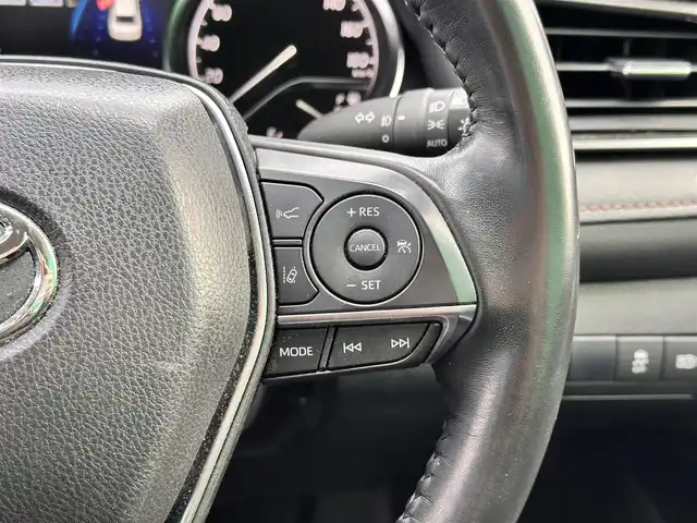 トヨタ カムリ G 宮城県 2020(令2)年 4.4万km プラチナホワイトパールマイカ カラーヘッドアップディスプレイ/＝＝＝/セーフティセンス/・プリクラッシュセーフティ/・レーンディパーチャーアラート/・オートマチックハイビーム/・レーダークルーズコントロール/ブラインドスポットモニター/リアクロストラフィックオートブレーキ/インテリジェントクリアランスソナー/8インチディスプレイオーディオ/・Bluetooth/・CD/DVD/バックカメラ/ビルトインETC2.0/ドライブレコーダー/運転席パワーシート/革巻きステアリング/ステアリングスイッチ/電動パーキングブレーキ/ブレーキホールド/LEDヘッドランプ/フォグランプ/オートライト/スマートキー＆プッシュスタート/スペアキー1本/電動格納ミラー/純正17インチAW/純正フロアマット/純正ドアバイザー/W/サイド/カーテンエアバッグ