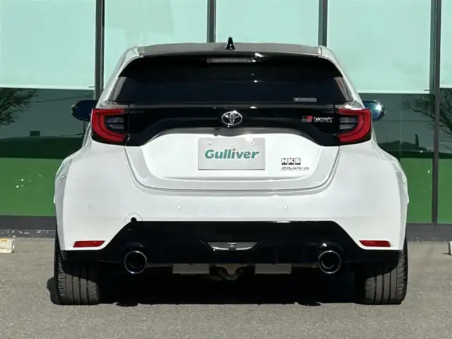 トヨタ ＧＲヤリス RZ ハイパフォーマンス 和歌山県 2023(令5)年 0.4万km プラチナホワイトパールマイカ 純正8インチナビ/フルセグTV/Bluetooth/バックカメラ/ビルトインETC2.0/デジタルインナーミラー型ドラレコ/トヨタセーフティセンス/HUD/レーダークルーズコントロール/GRエアロパーツ/HKSスポーツマフラー/車高調/BBS製18インチAW/スポーツエアクリ/JBLサウンド/革巻きステアリング/ステアリングスイッチ/ステアリングシーター/ハーフレザーシート/前席シートヒーター/LEDヘッドライト/フォグランプ/オートライト/オートハイビーム/ヘッドライトレベライザー/プッシュスタート/スマートキー/スペアキー/取扱説明書/保証書