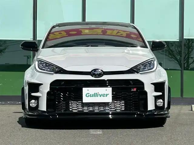 トヨタ ＧＲヤリス RZ ハイパフォーマンス 和歌山県 2023(令5)年 0.4万km プラチナホワイトパールマイカ 純正8インチナビ/フルセグTV/Bluetooth/バックカメラ/ビルトインETC2.0/デジタルインナーミラー型ドラレコ/トヨタセーフティセンス/HUD/レーダークルーズコントロール/GRエアロパーツ/HKSスポーツマフラー/車高調/BBS製18インチAW/スポーツエアクリ/JBLサウンド/革巻きステアリング/ステアリングスイッチ/ステアリングシーター/ハーフレザーシート/前席シートヒーター/LEDヘッドライト/フォグランプ/オートライト/オートハイビーム/ヘッドライトレベライザー/プッシュスタート/スマートキー/スペアキー/取扱説明書/保証書