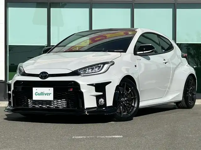 トヨタ ＧＲヤリス RZ ハイパフォーマンス 和歌山県 2023(令5)年 0.4万km プラチナホワイトパールマイカ 純正8インチナビ/フルセグTV/Bluetooth/バックカメラ/ビルトインETC2.0/デジタルインナーミラー型ドラレコ/トヨタセーフティセンス/HUD/レーダークルーズコントロール/GRエアロパーツ/HKSスポーツマフラー/車高調/BBS製18インチAW/スポーツエアクリ/JBLサウンド/革巻きステアリング/ステアリングスイッチ/ステアリングシーター/ハーフレザーシート/前席シートヒーター/LEDヘッドライト/フォグランプ/オートライト/オートハイビーム/ヘッドライトレベライザー/プッシュスタート/スマートキー/スペアキー/取扱説明書/保証書