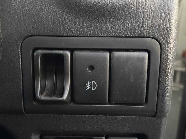 スズキ ジムニー ワイルドウィンド 宮城県 2007(平19)年 15.1万km パールホワイト 登録時走行距離150247km/パワーステアリング/パワーウインド/スペアキー有り/ACエアコン/Bluetooth接続/TV/AM/FM/SD/AUX/HIDヘッドライト/４WD/オフロードマッドタイヤ(ヨコハマ　ジオランダーG003)22年製/ヘッドライトレベライザー/純正フロアマット/純正アルミホイール/ABS/車高調リフトアップ/ルーフレールキャリア付き