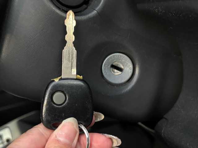 スズキ ジムニー ワイルドウィンド 宮城県 2007(平19)年 15.1万km パールホワイト 登録時走行距離150247km/パワーステアリング/パワーウインド/スペアキー有り/ACエアコン/Bluetooth接続/TV/AM/FM/SD/AUX/HIDヘッドライト/４WD/オフロードマッドタイヤ(ヨコハマ　ジオランダーG003)22年製/ヘッドライトレベライザー/純正フロアマット/純正アルミホイール/ABS/車高調リフトアップ/ルーフレールキャリア付き