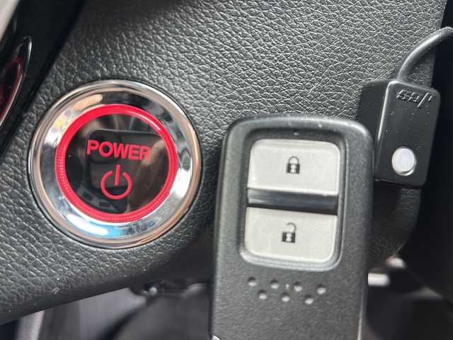 ホンダ ヴェゼル ハイブリッド Z ホンダセンシング 岐阜県 2018(平30)年 5.6万km ルーセブラックM ホンダセンシング/車線逸脱警報/純正８インチナビ /バックモニター/Bluetooth/フルセグTV/ビルトインETC/アダプティブクルーズコントロール/パドルシフト/前席パワーシート/シートメモリー/前席シートヒーター/前後ドライブレコーダー/ルーフレール/電子パーキングブレーキ/LEDヘッドライト/LEDフォグライト