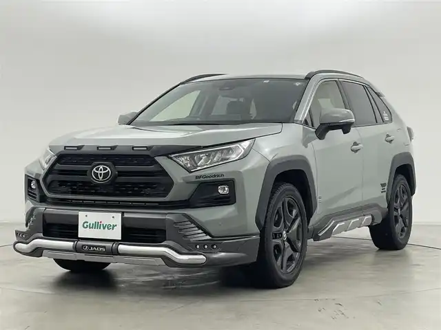 トヨタ ＲＡＶ４ アドベンチャー 群馬県 2022(令4)年 2.8万km アーバンカーキ JAOSエアロ/ハンズフリーパワーバックドア/＝＝＝＝＝＝＝＝＝＝/純正9インチディスプレイオーディオ/AM/FM/BT/USB/Miracast/ビルトインETC/バックカメラ/トヨタセーフティセンス/・プリクラッシュセーフティ/・レーントレーシングアシスト/・レーダークルーズコントロール/・オートマチックハイビーム/・ロードサインアシスト/先行車発進告知機能/パーキングサポートブレーキ/ブラインドスポットモニター/D+N席シートヒーター/ベンチレーション/D席パワーシート/ステアリングヒーター/LEDヘッドライト/スマートキー/プッシュスタート