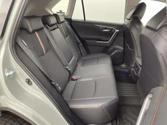 トヨタ ＲＡＶ４ アドベンチャー 群馬県 2022(令4)年 2.8万km アーバンカーキ JAOSエアロ/ハンズフリーパワーバックドア/＝＝＝＝＝＝＝＝＝＝/純正9インチディスプレイオーディオ/AM/FM/BT/USB/Miracast/ビルトインETC/バックカメラ/トヨタセーフティセンス/・プリクラッシュセーフティ/・レーントレーシングアシスト/・レーダークルーズコントロール/・オートマチックハイビーム/・ロードサインアシスト/先行車発進告知機能/パーキングサポートブレーキ/ブラインドスポットモニター/D+N席シートヒーター/ベンチレーション/D席パワーシート/ステアリングヒーター/LEDヘッドライト/スマートキー/プッシュスタート