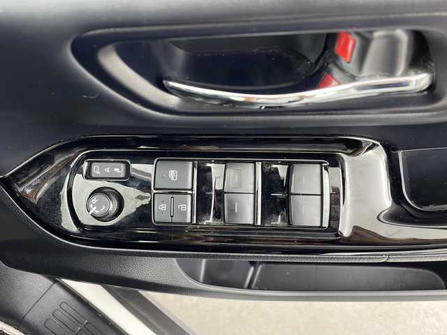 トヨタ ヴォクシー ZS 煌Ⅲ 鹿児島県 2021(令3)年 3万km ホワイトパールクリスタルシャイン ＴＯＹＯＴＡセーフティセンス　/純正ナビ　/（フルセグ/Bluetooth/CD/DVD）/純正フリップダウンモニター　/両側パワースライドドア　/社外ドライブレコーダー　/クルーズコントロール　/ハーフレザー　/ＥＴＣ２．０　/バックカメラ　/ＬＥＤヘッドライト/オートライト/オートマチックハイビーム/レーンキープアシスト/プッシュスタートボタン/スペアキー1本/保証書