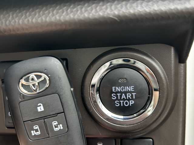 トヨタ ルーミー G 山口県 2022(令4)年 5.9万km パールホワイトⅢ 純正メモリナビ【NSLN-W68】/Bluetooth/両側パワースライドドア/バックカメラ/スマートアシスト/・衝突回避支援ブレーキ機能/・衝突警報機能/・車線逸脱警報/・路側逸脱警報/・ふらつき警報/・ブレーキ抑制付誤発進お知らせ機能/・コーナーセンサー/ETC/LEDヘッドライト/USB充電端子/スマートキー/プッシュスタート