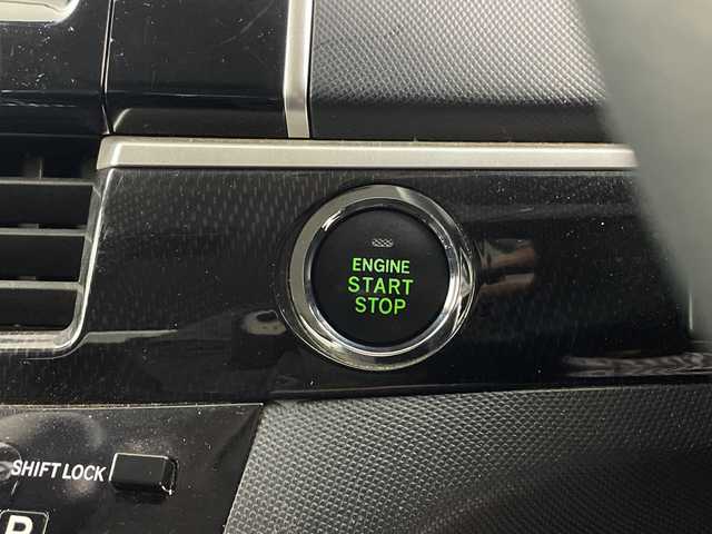 トヨタ エスティマ アエラス 埼玉県 2012(平24)年 6.9万km ホワイトパールクリスタルシャイン 純正フリップダウンモニター/純正ナビ/　(Bluetooth/CD/DVD/DS/FM/AM)/フルセグテレビ/バックカメラ/ビルトインETC/前方ドライブレコーダー/両側パワースライドドア/クルーズコントロール/プッシュスタート/オートキセノンライト/純正フロアマット/純正18インチアルミホイール