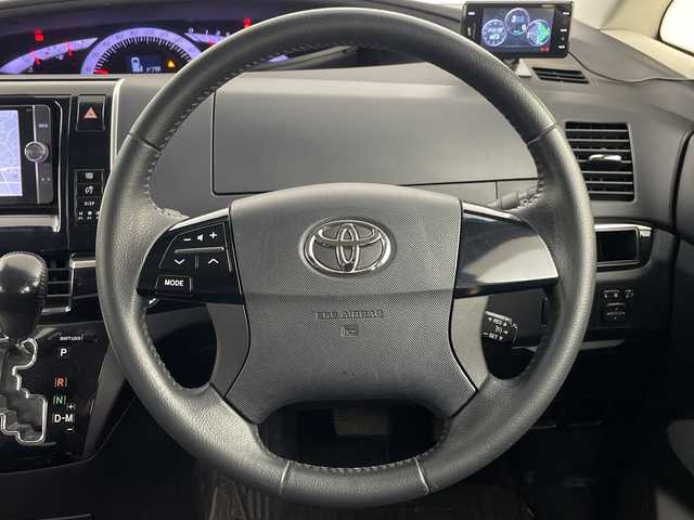 トヨタ エスティマ アエラス 埼玉県 2012(平24)年 6.9万km ホワイトパールクリスタルシャイン 純正フリップダウンモニター/純正ナビ/　(Bluetooth/CD/DVD/DS/FM/AM)/フルセグテレビ/バックカメラ/ビルトインETC/前方ドライブレコーダー/両側パワースライドドア/クルーズコントロール/プッシュスタート/オートキセノンライト/純正フロアマット/純正18インチアルミホイール