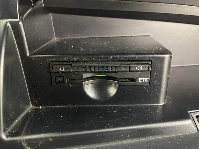 トヨタ エスティマ アエラス 埼玉県 2012(平24)年 6.9万km ホワイトパールクリスタルシャイン 純正フリップダウンモニター/純正ナビ/　(Bluetooth/CD/DVD/DS/FM/AM)/フルセグテレビ/バックカメラ/ビルトインETC/前方ドライブレコーダー/両側パワースライドドア/クルーズコントロール/プッシュスタート/オートキセノンライト/純正フロアマット/純正18インチアルミホイール