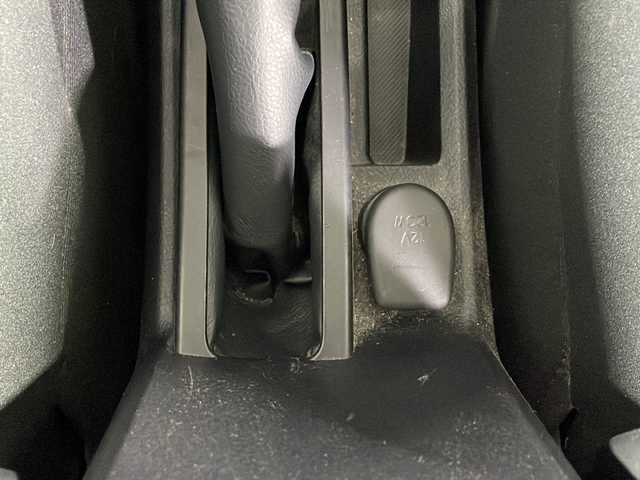 トヨタ カローラ フィールダー 1．5X 福岡県 2013(平25)年 6.1万km スーパーホワイトⅡ 純正ナビ/Bluetooth/TV/CD/横滑り防止装置/オールパワーウィンドウ/エアコン/ETC/純正フロアマット/リモコンキー/電動格納ミラー