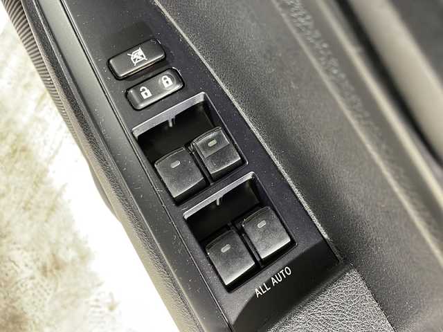 トヨタ カローラ フィールダー 1．5X 福岡県 2013(平25)年 6.1万km スーパーホワイトⅡ 純正ナビ/Bluetooth/TV/CD/横滑り防止装置/オールパワーウィンドウ/エアコン/ETC/純正フロアマット/リモコンキー/電動格納ミラー