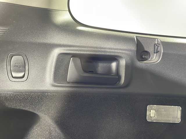 トヨタ カローラ フィールダー 1．5X 福岡県 2013(平25)年 6.1万km スーパーホワイトⅡ 純正ナビ/Bluetooth/TV/CD/横滑り防止装置/オールパワーウィンドウ/エアコン/ETC/純正フロアマット/リモコンキー/電動格納ミラー