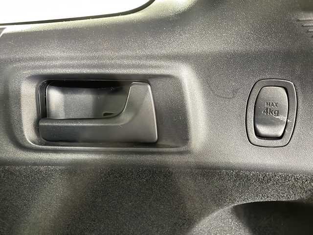 トヨタ カローラ フィールダー 1．5X 福岡県 2013(平25)年 6.1万km スーパーホワイトⅡ 純正ナビ/Bluetooth/TV/CD/横滑り防止装置/オールパワーウィンドウ/エアコン/ETC/純正フロアマット/リモコンキー/電動格納ミラー