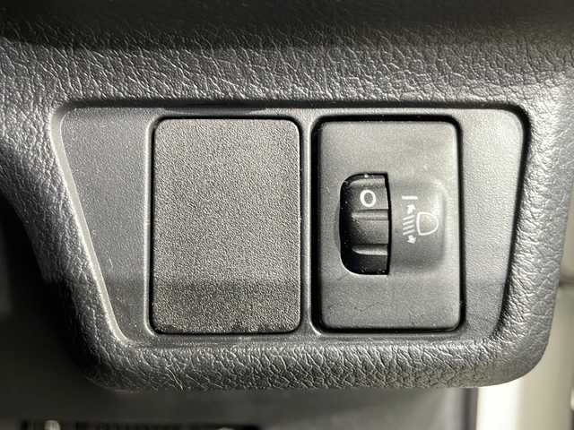 トヨタ カローラ フィールダー 1．5X 福岡県 2013(平25)年 6.1万km スーパーホワイトⅡ 純正ナビ/Bluetooth/TV/CD/横滑り防止装置/オールパワーウィンドウ/エアコン/ETC/純正フロアマット/リモコンキー/電動格納ミラー