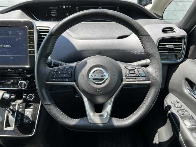 日産 セレナ ハイウェイスター 福岡県 2020(令2)年 7.4万km ブリリアントホワイトパール 純正10型SDナビ(フルセグTV/CD/DVD/BT)アラウンドビューモニターフリップダウンモニタープロパイロットエマージェンシーブレーキコーナーセンサーBSM両側パワスラドラレコETCUSBポート純正LEDヘッドライト純正フロアマット純正アルミホイール16インチスマートキープッシュスタート