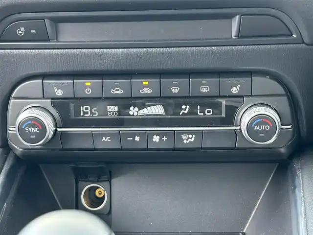 マツダ ＣＸ－５ XD ブラックトーンエディション 奈良県 2022(令4)年 3.2万km ロジウムホワイトプレミアムメタリック １０．２５インチ純正ナビ　/ｂｌｕｅｔｏｏｔｈ　/フルセグテレビ　/全方位カメラ　/viewボタン/ＥＴＣ　/ハーフレザーシート　/パワーシート　/シートヒーター　/ｉ－ＡＣＴＩＶＳＥＮＳＥ　/コーナーセンサー前後　/パドルシフト/ダウンヒルシステム/電動格納ミラー/LEDヘッドライト