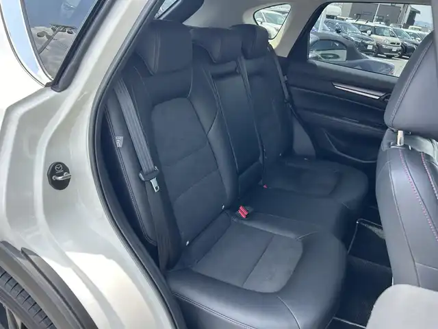 マツダ ＣＸ－５ XD ブラックトーンエディション 奈良県 2022(令4)年 3.2万km ロジウムホワイトプレミアムメタリック １０．２５インチ純正ナビ　/ｂｌｕｅｔｏｏｔｈ　/フルセグテレビ　/全方位カメラ　/viewボタン/ＥＴＣ　/ハーフレザーシート　/パワーシート　/シートヒーター　/ｉ－ＡＣＴＩＶＳＥＮＳＥ　/コーナーセンサー前後　/パドルシフト/ダウンヒルシステム/電動格納ミラー/LEDヘッドライト