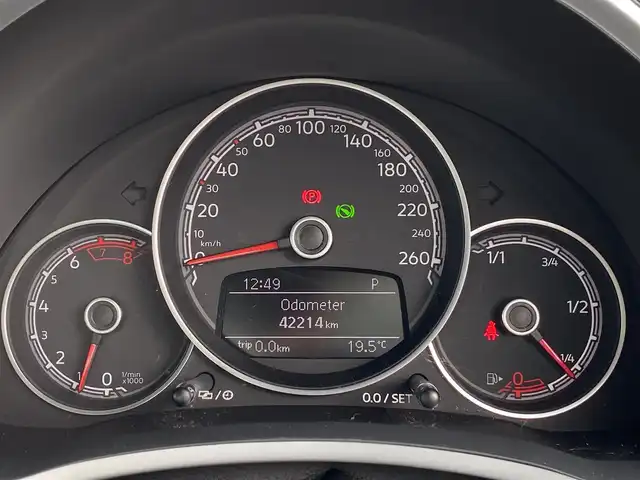 フォルクスワーゲン ザ・ビートル デザイン 福岡県 2018(平30)年 4.3万km ディープブラックパールエフェクト クルーズコントロール/純正ナビ　/フルセグTV/Bluetooth/バックカメラ　/ＣＤ／ＤＶＤ　/オートライト　/フロントフォグランプ　/リアフォグランプ　/ヘリテージ１７インチアルミホイール　/ドライブレコーダー/ETC