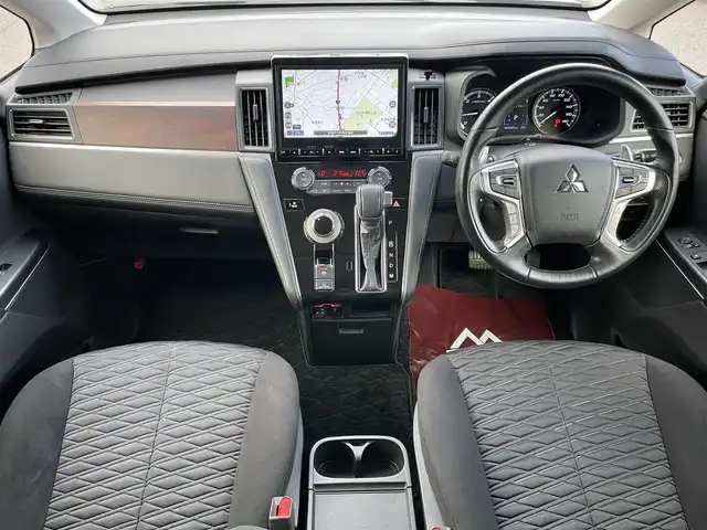 三菱 デリカＤ：５ G 長野県 2019(令1)年 7万km アイガーグレーM/ダイヤモンドブラックマイカ 切替４WDディーゼルターボ/TOYOオープンカントリータイヤ/RAYSアルミホイール/ベースキャリア/マッドガード/純正ナビ/フリップダウンモニター/バックカメラ/ETC/ドラレコ/Bluetooth/フルセグTV/両側パワースライドドア/ドアバイザー/オートホールド機能/電動パーキングブレーキ/追従機能付クルーズコントロール/パドルシフト/純正フロアマット/衝突被害軽減システム