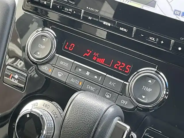 三菱 デリカＤ：５ G 長野県 2019(令1)年 7万km アイガーグレーM/ダイヤモンドブラックマイカ 切替４WDディーゼルターボ/TOYOオープンカントリータイヤ/RAYSアルミホイール/ベースキャリア/マッドガード/純正ナビ/フリップダウンモニター/バックカメラ/ETC/ドラレコ/Bluetooth/フルセグTV/両側パワースライドドア/ドアバイザー/オートホールド機能/電動パーキングブレーキ/追従機能付クルーズコントロール/パドルシフト/純正フロアマット/衝突被害軽減システム