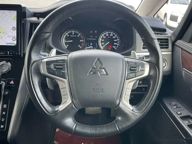 三菱 デリカＤ：５ G 長野県 2019(令1)年 7万km アイガーグレーM/ダイヤモンドブラックマイカ 切替４WDディーゼルターボ/TOYOオープンカントリータイヤ/RAYSアルミホイール/ベースキャリア/マッドガード/純正ナビ/フリップダウンモニター/バックカメラ/ETC/ドラレコ/Bluetooth/フルセグTV/両側パワースライドドア/ドアバイザー/オートホールド機能/電動パーキングブレーキ/追従機能付クルーズコントロール/パドルシフト/純正フロアマット/衝突被害軽減システム