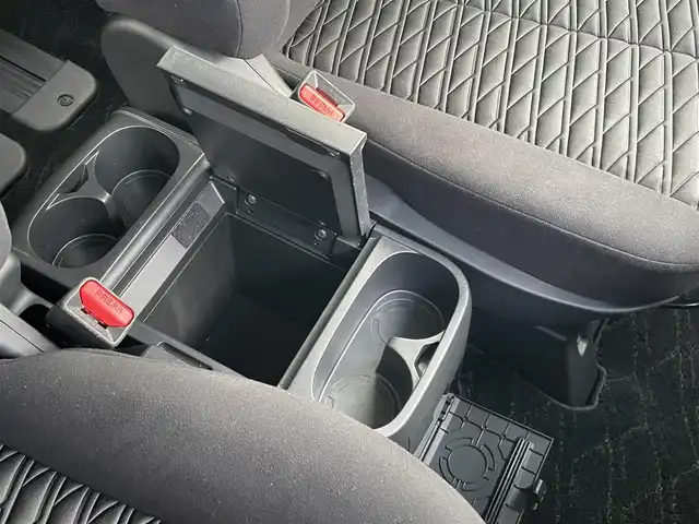 三菱 デリカＤ：５ G 長野県 2019(令1)年 7万km アイガーグレーM/ダイヤモンドブラックマイカ 切替４WDディーゼルターボ/TOYOオープンカントリータイヤ/RAYSアルミホイール/ベースキャリア/マッドガード/純正ナビ/フリップダウンモニター/バックカメラ/ETC/ドラレコ/Bluetooth/フルセグTV/両側パワースライドドア/ドアバイザー/オートホールド機能/電動パーキングブレーキ/追従機能付クルーズコントロール/パドルシフト/純正フロアマット/衝突被害軽減システム