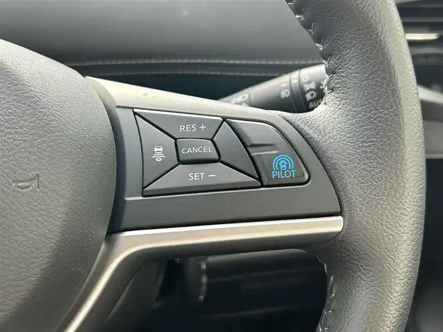 日産 セレナ ハイウェイスター プロパイロットED 島根県 2017(平29)年 4.5万km ダイヤモンドブラック 純正メモリナビ　/(フルセグTV/ＤＶＤ再生/Ｂｌｕｅｔｏｏｔｈ接続)/フリップダウンモニター　/両側パワースライドドア/前方ドライブレコーダー/バックカメラ　/ＥＴＣ/レーダークルーズコントロール/衝突軽減ブレーキ　/レーンアシスト/電動パーキングブレーキ　/前後コーナーセンサー　/横滑り防止装置/アイドリングストップ/スマートキー/プッシュスタート　/純正フロアマット/社外15インチアルミホイール