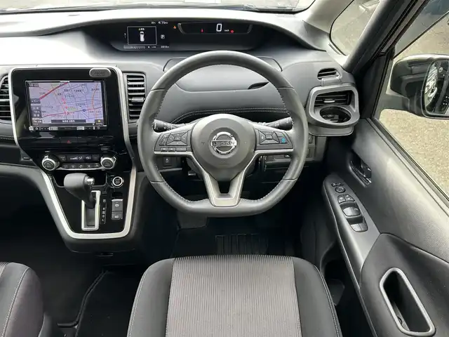 日産 セレナ ハイウェイスター プロパイロットED 島根県 2017(平29)年 4.5万km ダイヤモンドブラック 純正メモリナビ　/(フルセグTV/ＤＶＤ再生/Ｂｌｕｅｔｏｏｔｈ接続)/フリップダウンモニター　/両側パワースライドドア/前方ドライブレコーダー/バックカメラ　/ＥＴＣ/レーダークルーズコントロール/衝突軽減ブレーキ　/レーンアシスト/電動パーキングブレーキ　/前後コーナーセンサー　/横滑り防止装置/アイドリングストップ/スマートキー/プッシュスタート　/純正フロアマット/社外15インチアルミホイール