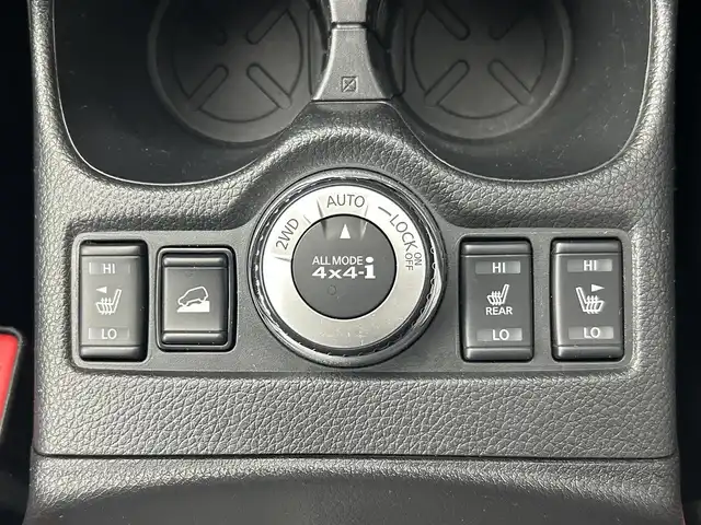 日産 エクストレイル 20Xi Vセレクション 千葉県 2020(令2)年 4万km ダイヤモンドブラック 予防安全技術/・プロパイロット（自動運転技術）/・インテリジェントLI（車線逸脱防止支援システム）/・BSW（後側方車両検知警報）/・RCTA（後退時車両検知警報）/・踏み間違い衝突防止アシスト/・LDW（車線逸脱警報）/・進入禁止標識検知システム/・フロントパーソックナー/・インテリジェントFCW（前方衝突予測警報）/社外7インチナビ/・Bluetooth/・CD/DVD再生/・フルセグTV/パワーバックドア/スマートキー/デジタルインナーミラー/LEDヘッドライト/前後コーナーセンサー/カプロンシート