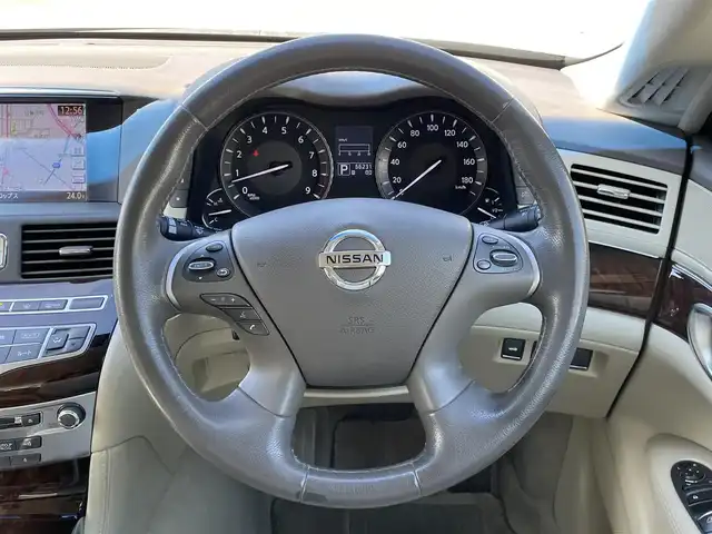 日産 フーガ 250GT 群馬県 2014(平26)年 6.7万km クリスタルホワイトパール 純正ＨＤＤナビ　/フルセグ　/オットマン　/電動リアゲート　/前席パワーシート　/シートセットポジションメモリー　/フォグランプ　/ＡＦＳ　/ステアリングスイッチ　/スポーツモード　/オートワイパー　/純正フロアマット/Bluetooth/クルーズコントロール