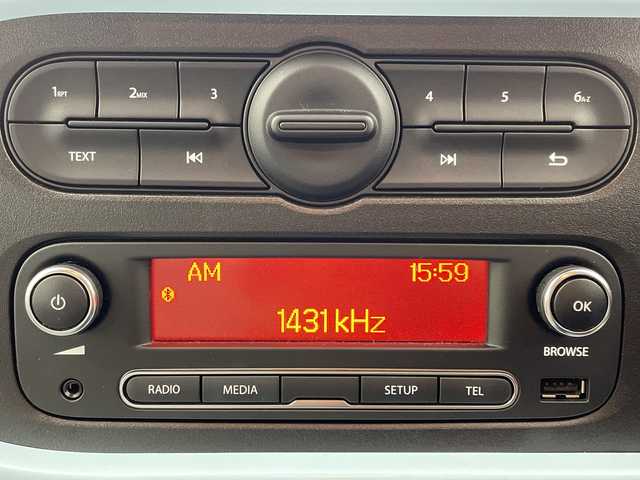 ルノー トゥインゴ インテンス 岐阜県 2018(平30)年 4万km ブルードラジェ 純正カーオーディオ/FM　AM/USB/Bluetooth/純正フロアマット/アイドリングストップ/オートライト/フォグランプ/純正15インチAW/コーナーセンサー/革巻きステアリング/社外ETC/社外ドラレコ/トノカバー