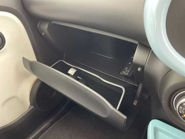 ルノー トゥインゴ インテンス 岐阜県 2018(平30)年 4万km ブルードラジェ 純正カーオーディオ/FM　AM/USB/Bluetooth/純正フロアマット/アイドリングストップ/オートライト/フォグランプ/純正15インチAW/コーナーセンサー/革巻きステアリング/社外ETC/社外ドラレコ/トノカバー