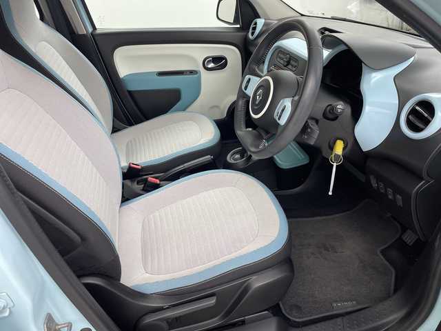 ルノー トゥインゴ インテンス 岐阜県 2018(平30)年 4万km ブルードラジェ 純正カーオーディオ/FM　AM/USB/Bluetooth/純正フロアマット/アイドリングストップ/オートライト/フォグランプ/純正15インチAW/コーナーセンサー/革巻きステアリング/社外ETC/社外ドラレコ/トノカバー