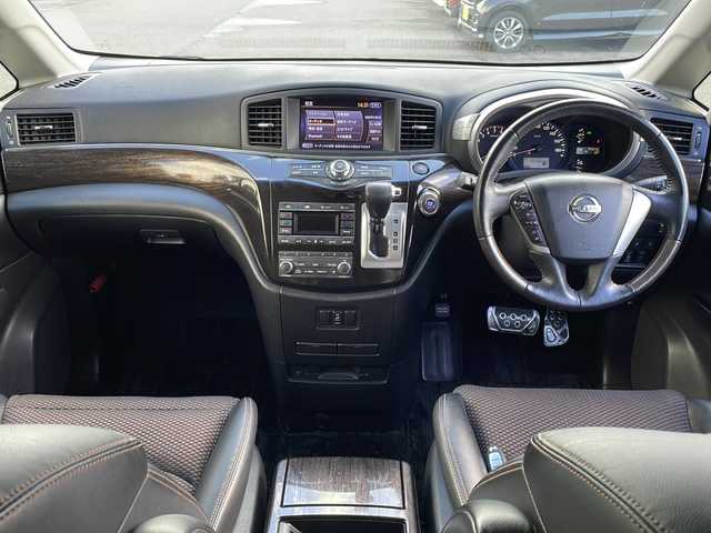 日産 エルグランド 250HWS アーバンクロム 福島県 2013(平25)年 7.5万km ファントムブラック 純ナビ　全方位Ｃ　両側パワスラ　純ＡＷ冬車載　純フリップダウン　ＨＩＤヘッドライト　フォグ　電格ミラー　ステリモ　パートタイム４ＷＤ　黒ハーフレザー　黒革巻ステアリング　プッシュスタート　スマートキー