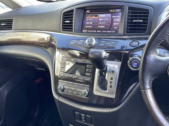 日産 エルグランド 250HWS アーバンクロム 福島県 2013(平25)年 7.5万km ファントムブラック 純ナビ　全方位Ｃ　両側パワスラ　純ＡＷ冬車載　純フリップダウン　ＨＩＤヘッドライト　フォグ　電格ミラー　ステリモ　パートタイム４ＷＤ　黒ハーフレザー　黒革巻ステアリング　プッシュスタート　スマートキー