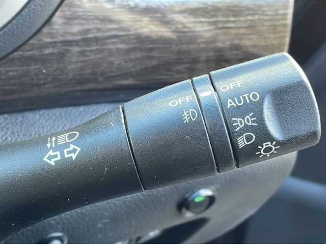 日産 エルグランド 250HWS アーバンクロム 福島県 2013(平25)年 7.5万km ファントムブラック 純ナビ　全方位Ｃ　両側パワスラ　純ＡＷ冬車載　純フリップダウン　ＨＩＤヘッドライト　フォグ　電格ミラー　ステリモ　パートタイム４ＷＤ　黒ハーフレザー　黒革巻ステアリング　プッシュスタート　スマートキー