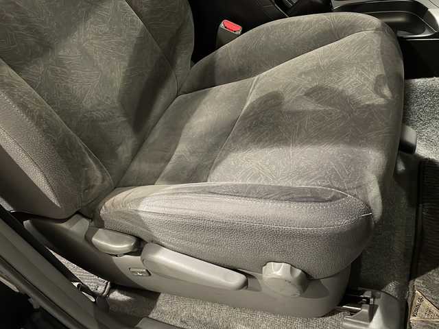 トヨタ ランドクルーザー プラド TX－LTD 60thスペシャル 新潟県 2006(平18)年 13.7万km ブラック パワーステアリング/パワーウィンドウ/４WD/オートエアコン/M/Dチェンジャー/バックカメラ/純正ETC/TV（ワンセグ）/HDDメモリナビ/3列シート/純正フロアマット/布シート/ルーフレール/純正アルミホイール/ABS/オートライト/Wエアバック