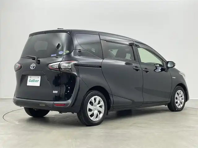 トヨタ シエンタ ハイブリッド G 埼玉県 2016(平28)年 8万km ブラックマイカ 社外ナビ　ビルトインＥＴＣ　衝突軽減ブレーキ　両側パワースライドドア　純正フロアマット　ステアリングスイッチ　プッシュスタート　スマートキー　ＬＥＤヘッドライト　Ｂｌｕｅｔｏｏｔｈ　ＣＤ　地デジＴＶ