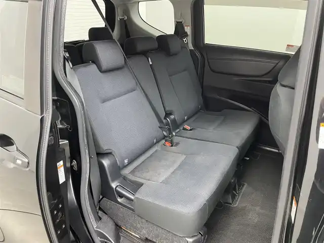 トヨタ シエンタ ハイブリッド G 埼玉県 2016(平28)年 8万km ブラックマイカ 社外ナビ　ビルトインＥＴＣ　衝突軽減ブレーキ　両側パワースライドドア　純正フロアマット　ステアリングスイッチ　プッシュスタート　スマートキー　ＬＥＤヘッドライト　Ｂｌｕｅｔｏｏｔｈ　ＣＤ　地デジＴＶ