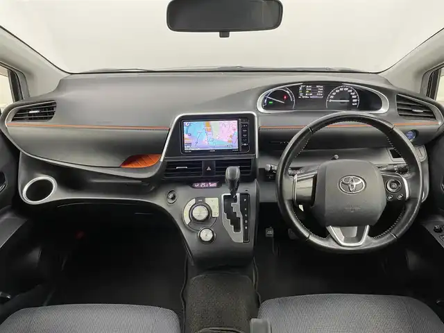 トヨタ シエンタ ハイブリッド G 埼玉県 2016(平28)年 8万km ブラックマイカ 社外ナビ　ビルトインＥＴＣ　衝突軽減ブレーキ　両側パワースライドドア　純正フロアマット　ステアリングスイッチ　プッシュスタート　スマートキー　ＬＥＤヘッドライト　Ｂｌｕｅｔｏｏｔｈ　ＣＤ　地デジＴＶ