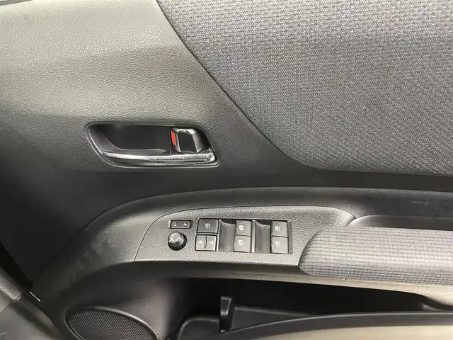 トヨタ シエンタ ハイブリッド G 埼玉県 2016(平28)年 8万km ブラックマイカ 社外ナビ　ビルトインＥＴＣ　衝突軽減ブレーキ　両側パワースライドドア　純正フロアマット　ステアリングスイッチ　プッシュスタート　スマートキー　ＬＥＤヘッドライト　Ｂｌｕｅｔｏｏｔｈ　ＣＤ　地デジＴＶ